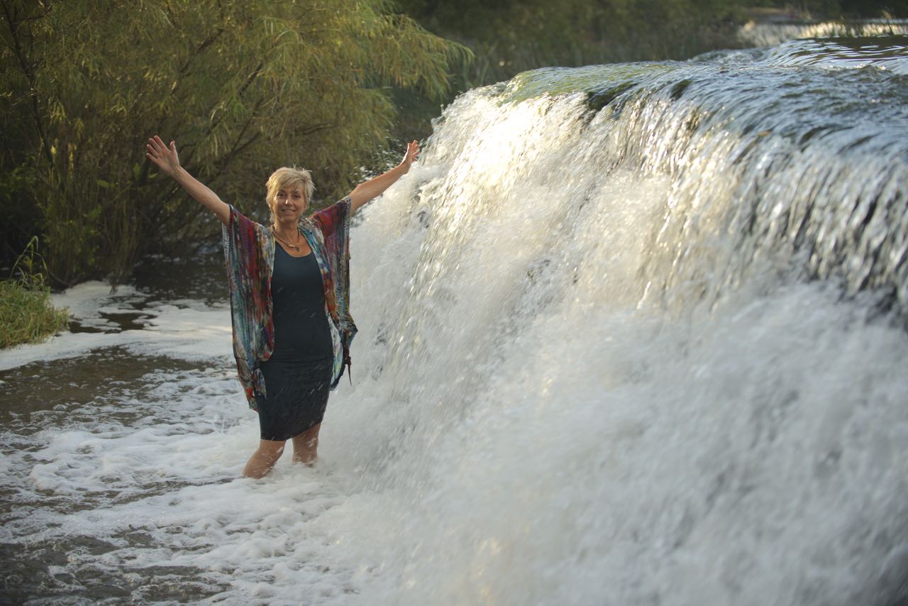 _C018759.jpg arms up by weir copy
